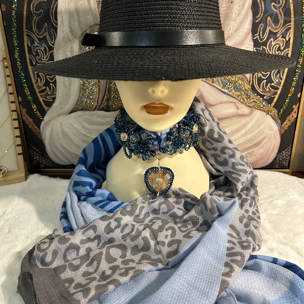 Woman pashmina